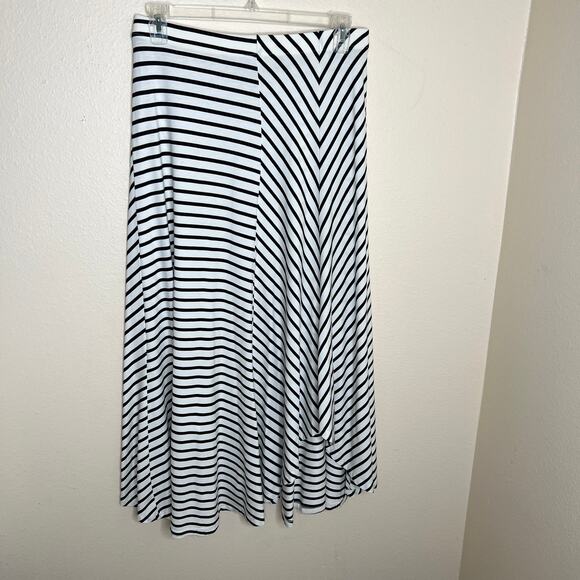 Chico's Black White Stripe Rayon Top Skirt 1 (8) - Picture 7 of 13